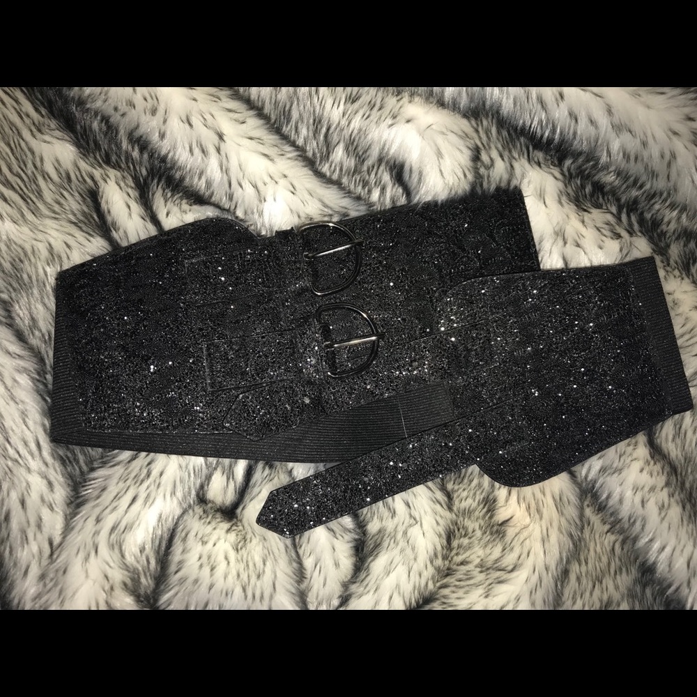 Black sparkle stretch belt